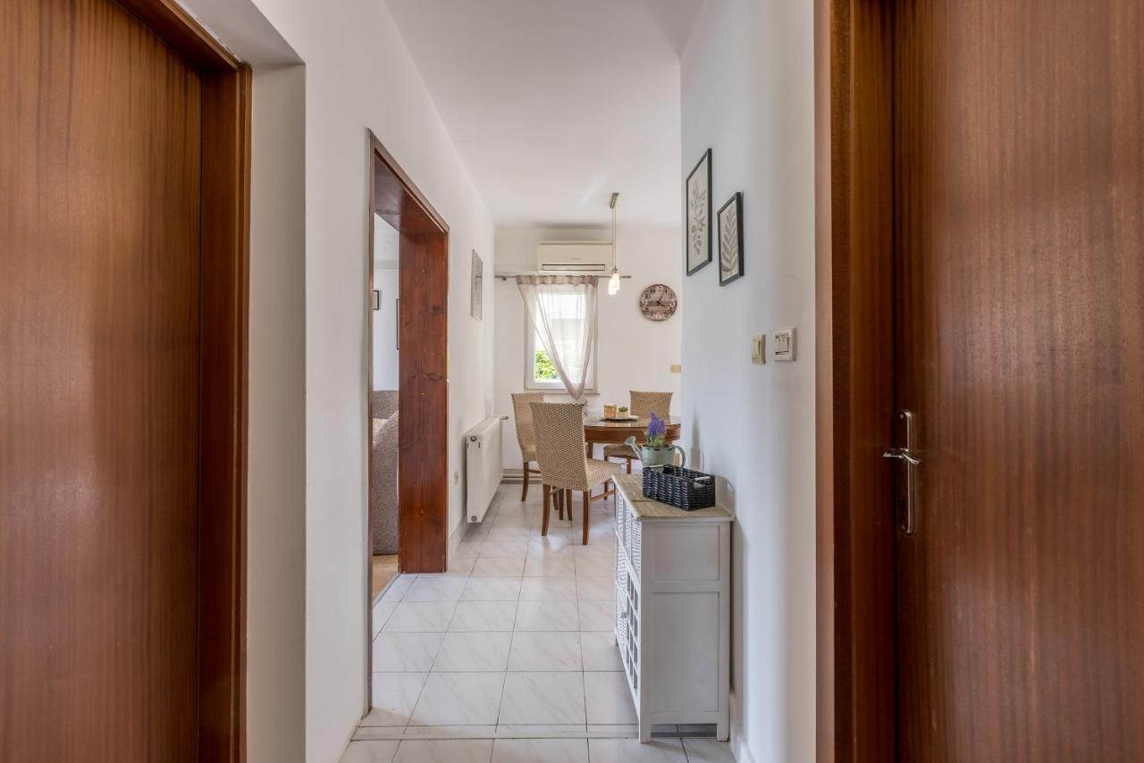 Vacation house CITRUS - quiet place, free parking - garage Kaštela Extérieur photo