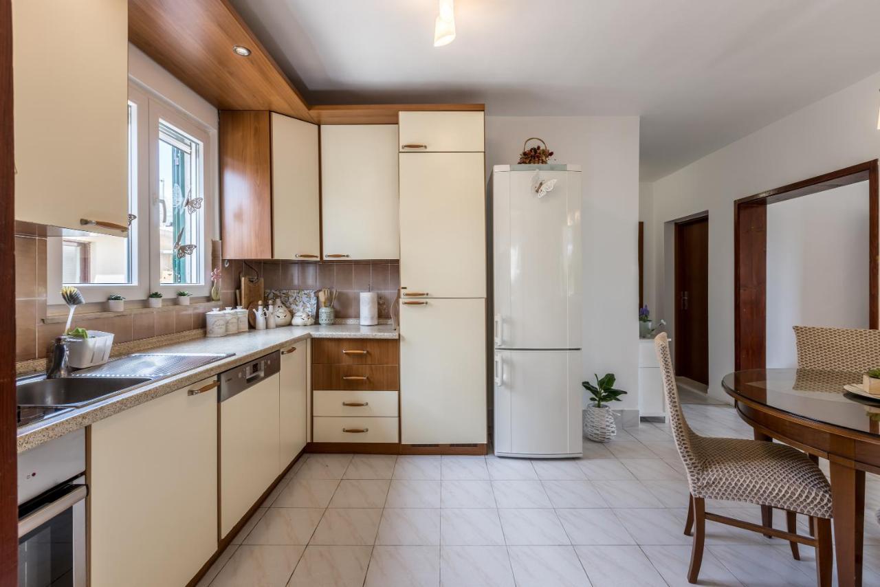 Vacation house CITRUS - quiet place, free parking - garage Kaštela Extérieur photo