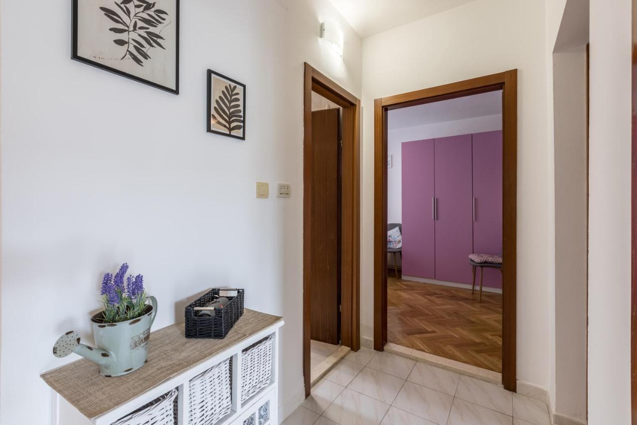 Vacation house CITRUS - quiet place, free parking - garage Kaštela Extérieur photo